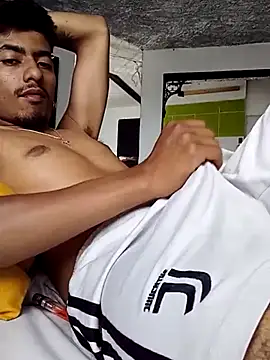 SkinniYamo online show from 03/24/26, 05:40