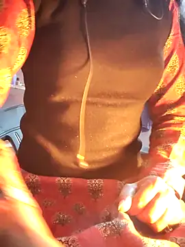 Hot-Rubyy online show from 12/17/25, 09:15