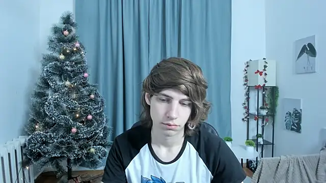 AvenGlow online show from 12/18/25, 05:02