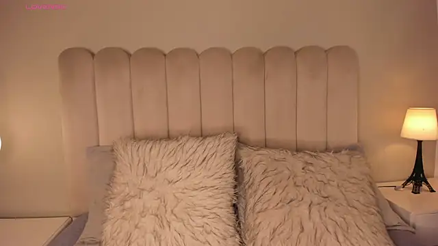 Melanie hillz online show from 03/25/26, 07:20