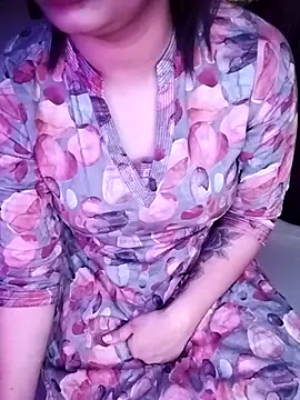 Snapshot of Itz_disha2 chatting on 10/28/25, 11:36 Itz disha2 online show from 10/28/25, 11:36