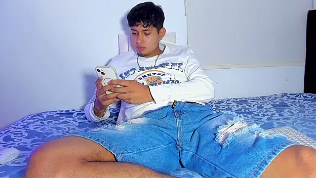 Dominic King online show from 12/01/25, 01:43