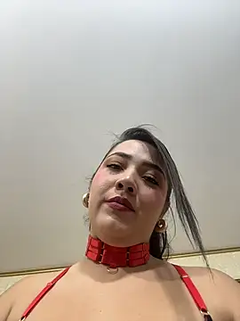 Hannahpradaa  online show from 11/12/25, 12:05