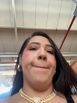 Hannahpradaa  online show from 11/19/25, 08:53