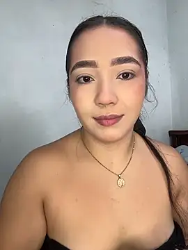 Hannahpradaa  online show from 12/04/25, 02:04