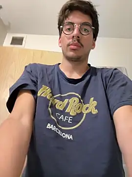 Snapshot of TimBelucci chatting on 10/27/25, 08:57 TimBelucci online show from 10/27/25, 08:57