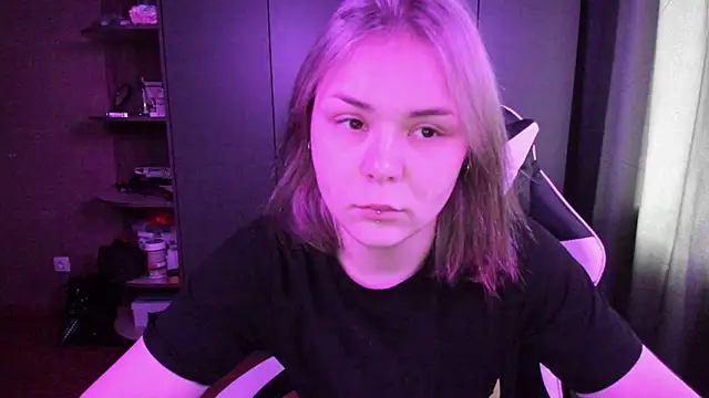 sophia lix online show from 11/16/25, 04:40