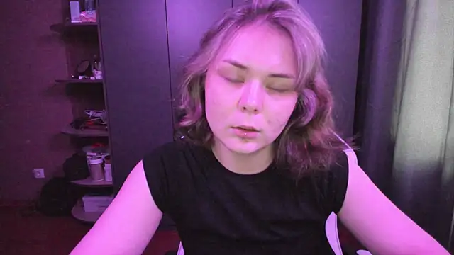 sophia lix online show from 11/24/25, 04:12