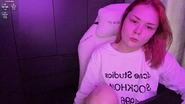 Snapshot of sophia_lix chatting on 06/16/26, 12:35 sophia lix online show from 06/16/26, 12:35