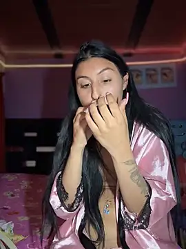 Snapshot of anny__18 chatting on 11/05/25, 04:34 anny 18 online show from 11/05/25, 04:34