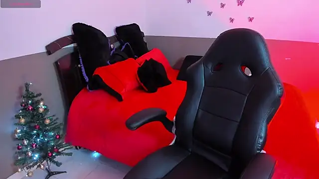 Monserrat Cute  online show from 12/18/25, 12:27