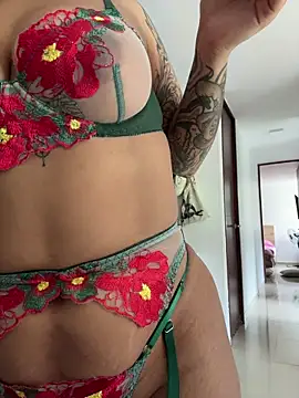 Snapshot of SugarTroubl33 chatting on 01/19/26, 02:10 SugarTroubl33 online show from 01/19/26, 02:10