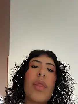 Snapshot of SugarTroubl33 chatting on 02/19/26, 01:40 SugarTroubl33 online show from 02/19/26, 01:40