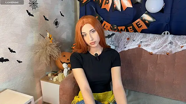 Snapshot of SharonStormy chatting on 11/02/25, 09:44 SharonStormy online show from 11/02/25, 09:44