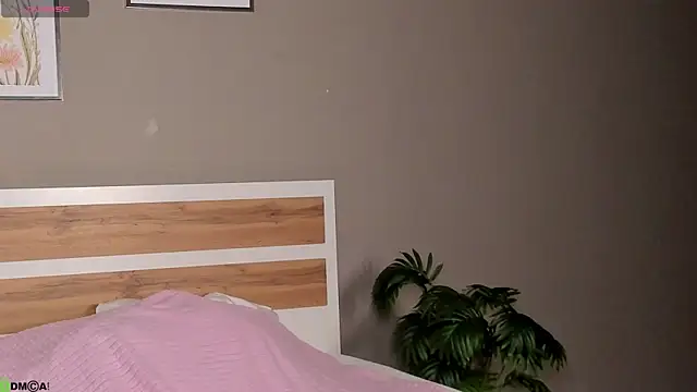 Snapshot of AngelWisee chatting on 06/25/26, 03:06 AngelWisee online show from 06/25/26, 03:06