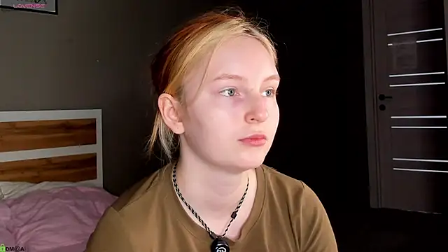 Snapshot of AngelWisee chatting on 07/10/26, 03:11 AngelWisee online show from 07/10/26, 03:11
