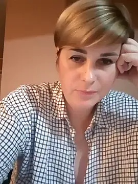 Snapshot of Tatimila chatting on 10/29/25, 06:42 Tatimila online show from 10/29/25, 06:42