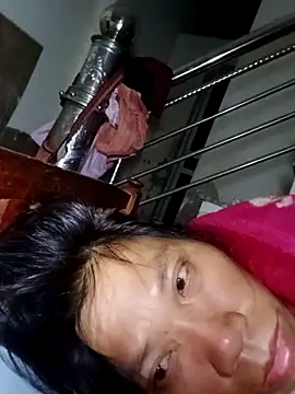 bella-la online show from 12/19/25, 10:39