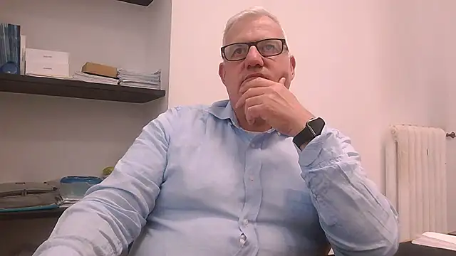 Snapshot of Diegoriv71 chatting on 05/18/26, 01:17 Diegoriv71 online show from 05/18/26, 01:17