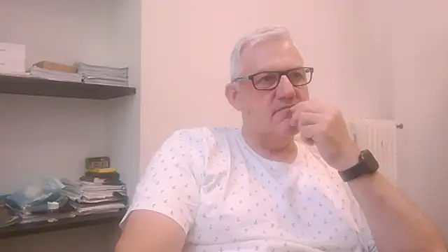 Snapshot of Diegoriv71 chatting on 05/28/26, 12:02 Diegoriv71 online show from 05/28/26, 12:02