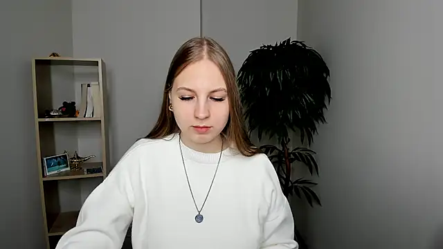 SuziGroody online show from 10/29/25, 05:53