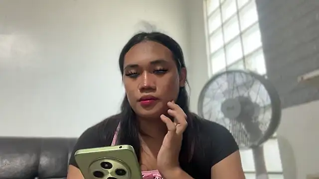 untouchable mia online show from 11/01/25, 04:25