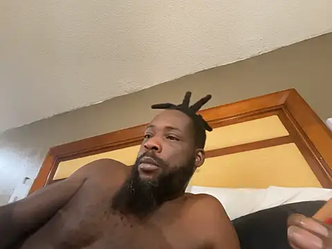 Snapshot of SugahsCub chatting on 10/28/25, 03:10 SugahsCub online show from 10/28/25, 03:10