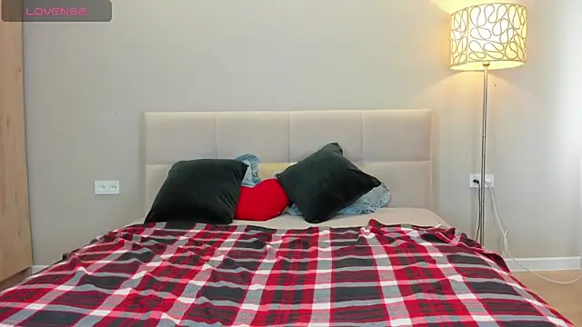 babyyullii online show from 06/02/26, 01:40