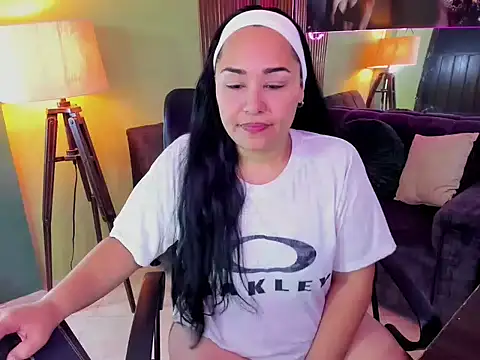 Snapshot of stacy_mg chatting on 11/15/25, 12:02 stacy mg online show from 11/15/25, 12:02