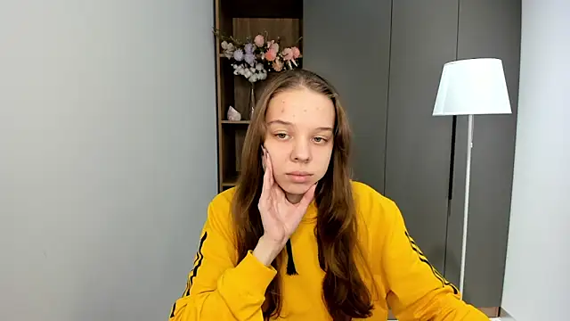 CorazonKlann online show from 10/28/25, 11:25