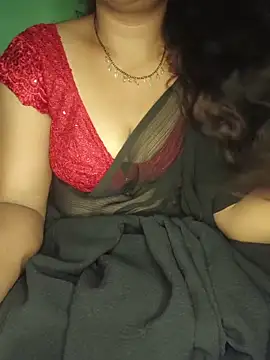 shreyareddy99 online show from 10/31/25, 03:57