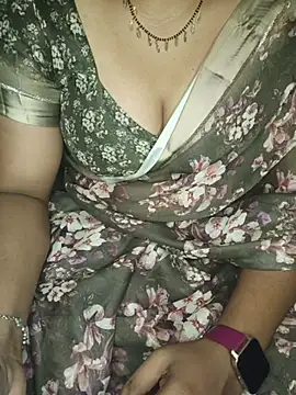 shreyareddy99 online show from 11/03/25, 05:03