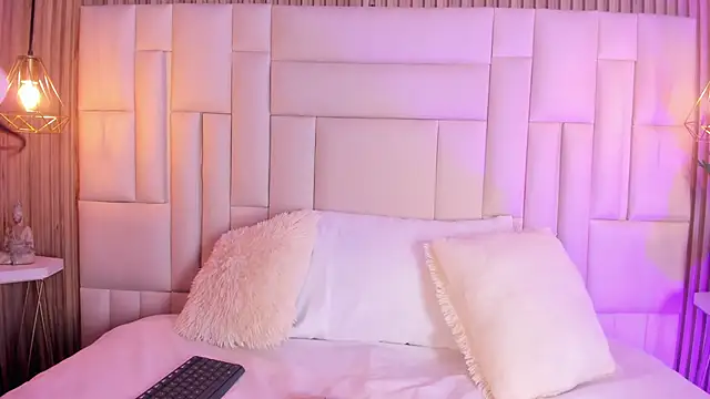 VenuzSofia online show from 04/15/26, 10:43