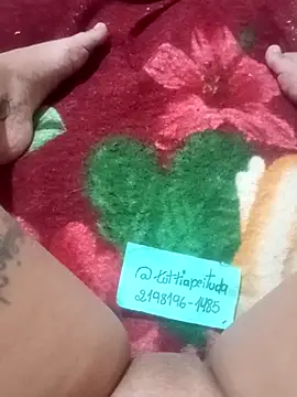 Snapshot of tutti2pbuzz chatting on 10/29/25, 02:41 tutti2pbuzz online show from 10/29/25, 02:41