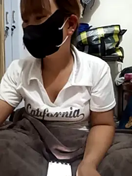 Snapshot of Linda_sexy69 chatting on 10/27/25, 05:28 Linda sexy69 online show from 10/27/25, 05:28