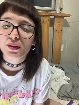 xlucifer13 online show from 11/18/25, 02:50