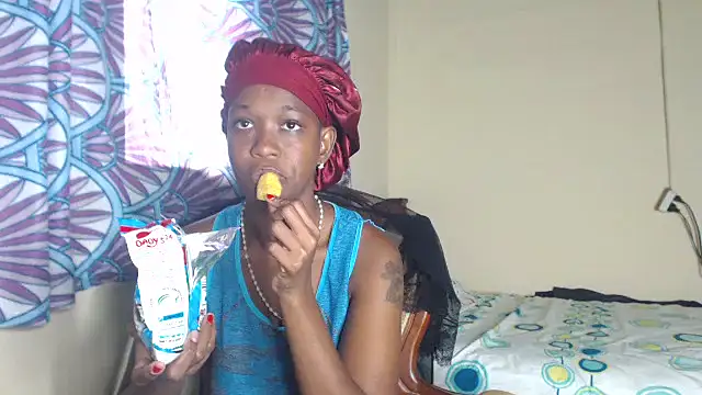 Snapshot of LilithMiller_ chatting on 06/18/26, 03:49 LilithMiller online show from 06/18/26, 03:49