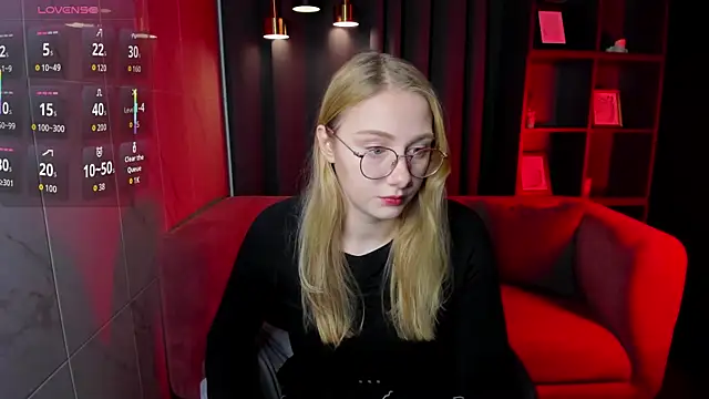 Liana Ln online show from 12/20/25, 02:13