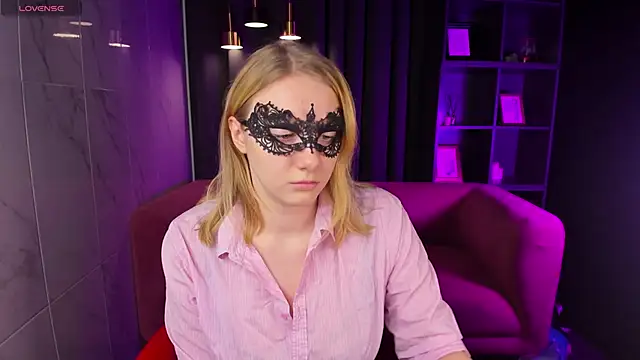 Liana Ln online show from 01/19/26, 03:16