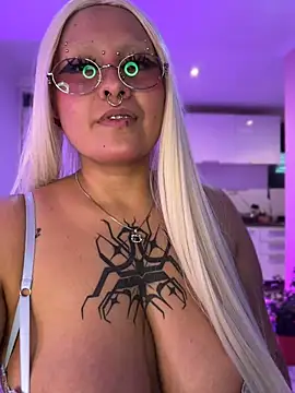 pinkbaddie777 online show from 05/06/26, 02:40