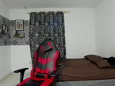 Snapshot of son_hades1 chatting on 11/09/25, 08:18 son hades1 online show from 11/09/25, 08:18