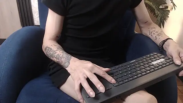 Nick carterr  online show from 01/08/26, 08:00