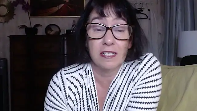 BigbustedBrenda online show from 11/23/25, 04:40