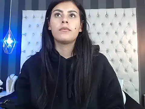 Camile Petite online show from 11/07/25, 08:09