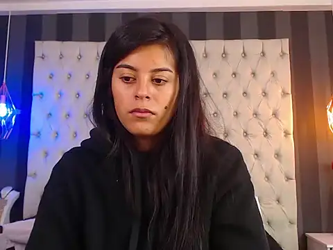 Camile Petite online show from 11/20/25, 07:24