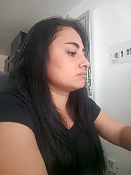 Snapshot of solandrea chatting on 10/28/25, 04:31 solandrea online show from 10/28/25, 04:31