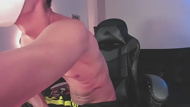 Senpai Lover online show from 11/17/25, 08:03