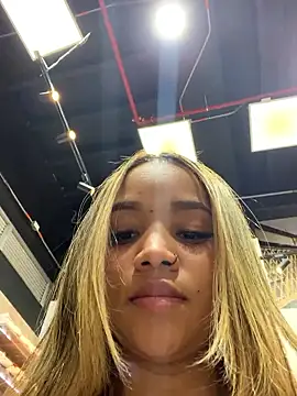 Snapshot of AriVelvet chatting on 01/12/26, 08:25 AriVelvet online show from 01/12/26, 08:25