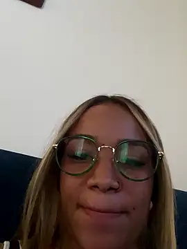 Snapshot of AriVelvet chatting on 01/15/26, 07:39 AriVelvet online show from 01/15/26, 07:39