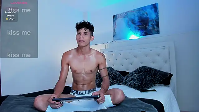 KamiSuarez online show from 04/01/26, 06:38